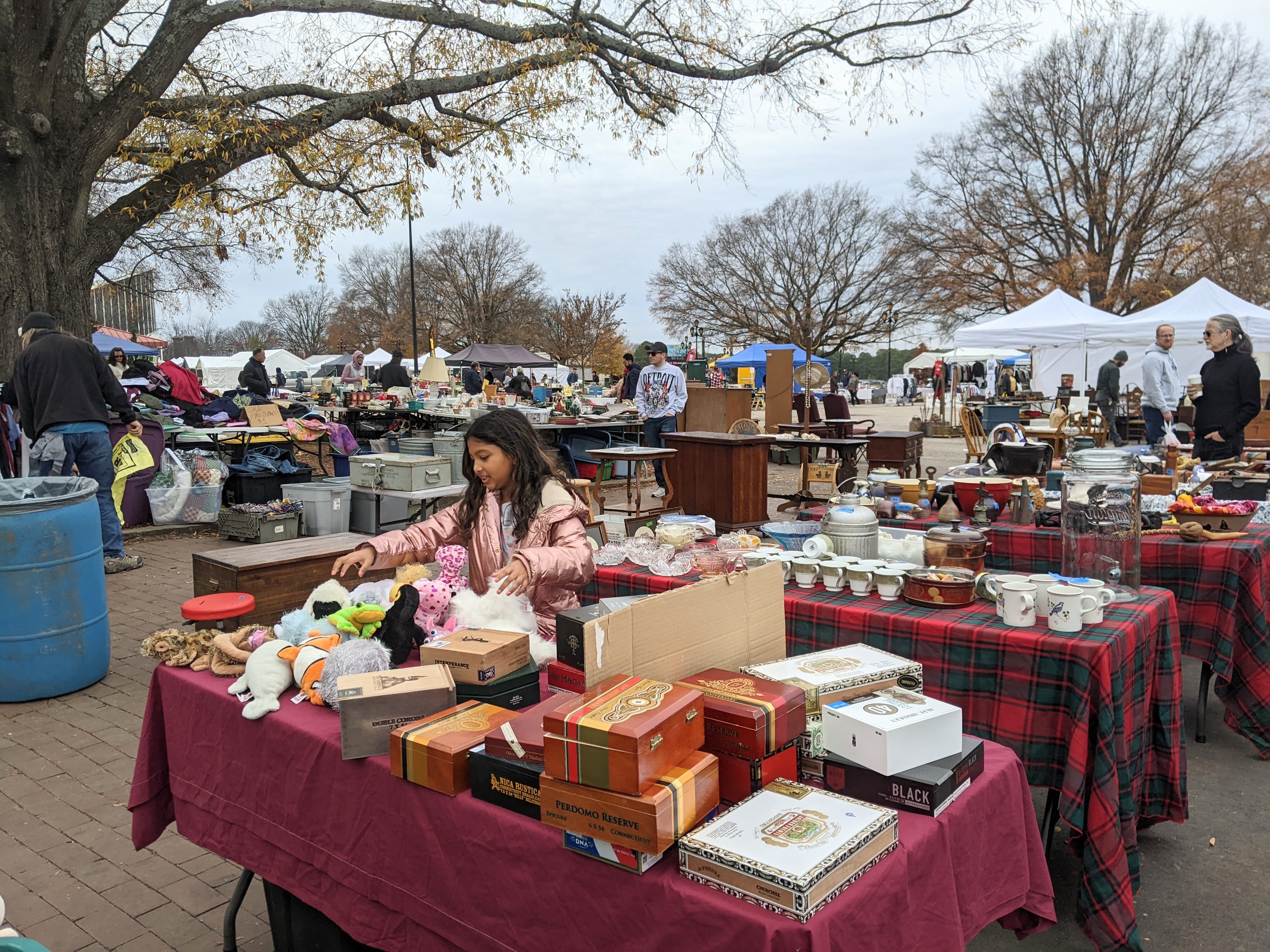 Weekend Flea Market