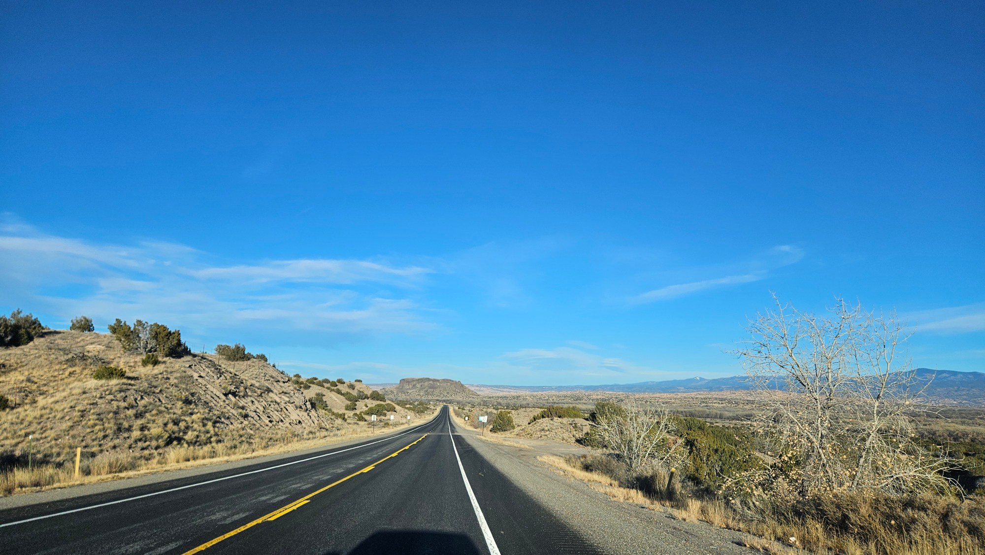 HD Nature Escape: Scenic Open Road Landscape Wallpaper, image size:2000x1126